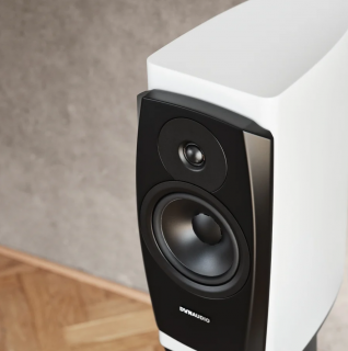 Dynaudio Confidence 20A snehový vysoký lesk (NOVINKA 2025! high-end aktívne reproduktory zo série Confidence / Esotar 3 / 2 x 550 W Pascal AMP.)