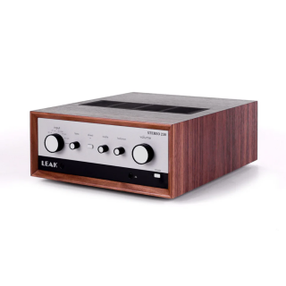 LEAK STEREO 230 Walnut (Výkonný integrovaný zosilňovač. Retro vzhľad, moderné technológie. 115 W na kanál pri 4 ohmoch v triede AB)