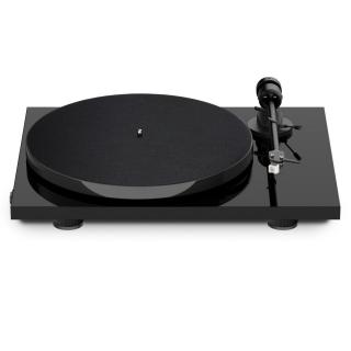 ProJect E1 + AT3600L High Gloss Black (Hi-Fi gramofón  Plug &amp; Play )