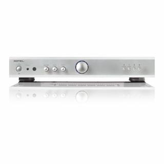 Rotel A8 Silver (Kompaktný integrovaný zosilňovač 30 W/kanál s RCA a phono MM vstupmi, výstupom na slúchadlá a čistým analógovým zvukom.)