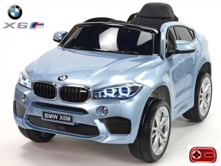 BMW X6M s 2,4G, jednomiestnou, strieborno-šedou metalízou