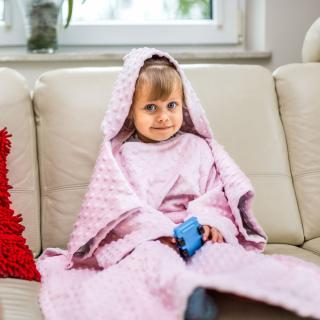 Detská deka s rukávmi JEMNÁ- ružová (posledné kusy na sklade)