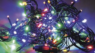 LED Vianočná reťaz 10m na Baterky s časovačom 100LED - multikolor (LED Vianočná reťaz 10m na baterky - multikolor NOEL 32018)