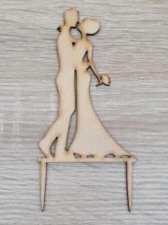 M005 Svadobný pár s kyticou, drevo