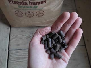 Granulované organické hnojivo -  Vermikompost Vermivital hmotnosť: 100kg