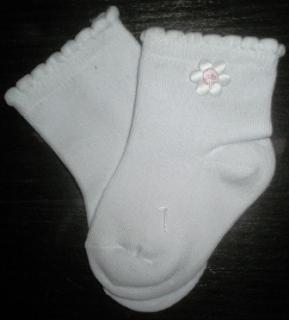 Bavlnené ponožky biele zdobené kvietkom, veľ. 6-12 mesiacov