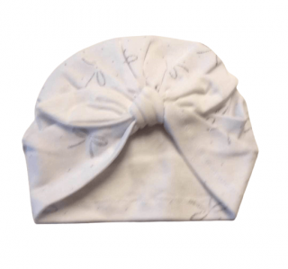 Čiapka / turban bavlnená biela so striebornými mašličkami - Biela mašlička, obv. hlavy 40/42