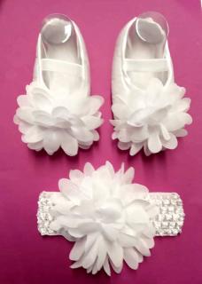 Set sandalky saténové biele + čelenka s veľkým kvetom, veľ. 0-6 mesiacov