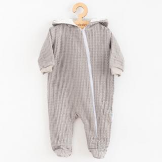 NEW BABY Kojenecký mušelínový overal s kapucí Comfort clothes sivá Bavlna 56 (0-3m)