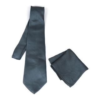 Hodvábna kravata + vreckovka v antracitovej farbe, Slovenská výroba 100% hodváb