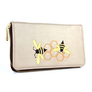 Módna dámska vyšívaná kožená peňaženka č.8606 s motívom včelieho úľa, béžová farba