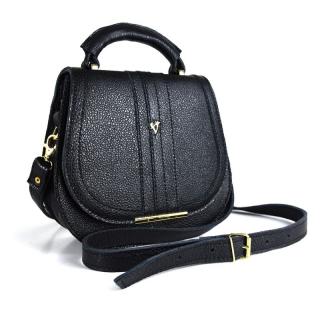 Módna kožená kabelka v čiernej farbe