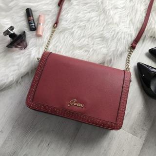 Kabelka crossbody GUESS LILLA červená