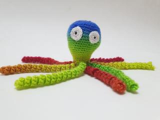 Háčkovaná hračka - Chobotnice Olivie