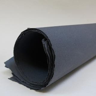Bavlnený papier 56 x 76 cm Khadi - tmavý šedý, zrnitý, 210g, 1ks