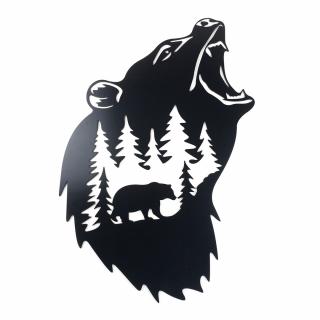 Drevená nástenná čierna dekorácia Medveď v lese