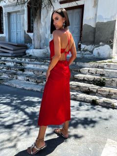 Červené lesklé elegantné šaty MADALYN s viazaním na chrbte
