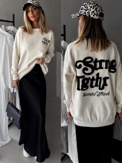 Krémový oversize sveter MARIE s čiernou výšivkou Veľkosť: ONESIZE