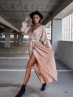 Zlaté elegantné šaty WOMAN s dlhým rukávom