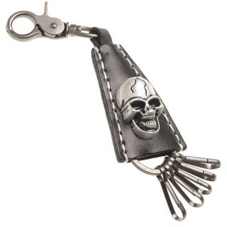Kožená kľúčenka s kovovým zdobením Lebka (prívesok na kľúče v rock style)