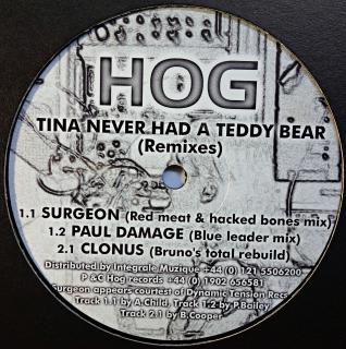 12  Paul Damage ‎– Tina Never Had A Teddy Bear (Remixes) (Na desce pouze velmi jemné vlásenky. Obal také v pěkném stavu.)