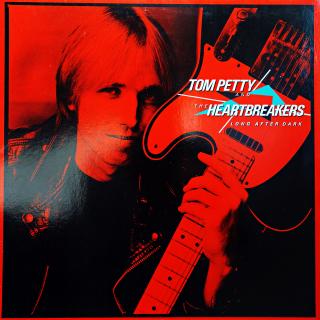 LP Tom Petty And The Heartbreakers ‎– Long After Dark (Deska v pěkném stavu, jen lehce ohraná s jemnými vlásenkami. Hraje fajn, velmi dobrý zvuk, mírný praskot v pasážích mezi skladbami. Obal je v perfektní kondici, lesklý, jako nový.)