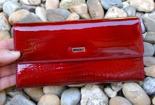 Dámska červená melírovaná lakovaná kožená peňaženka zips