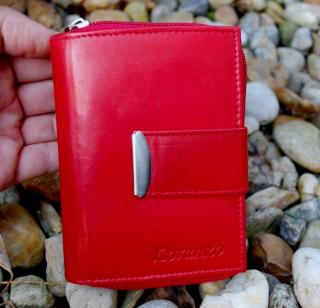 Dámska kožená peňaženka červená matná strieborné kovanie
