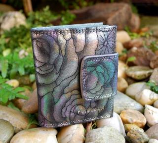 Dámska peňaženka farebná s kvetmi a leskom kovové zapínanie PETERSON