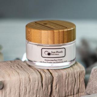 Hydratačný pleťový krém s perlovým práškom a kyselinou hyalurónovou SPF 15 Feel Pearls 15ml