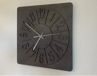 Drevené štvorcové hodiny Decor (Designové hodiny s tichým chodom 40x40 cm)