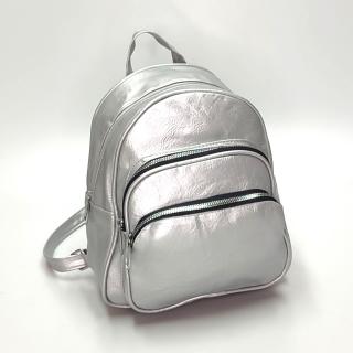 Dámsky ruksak M 8012 strieborný