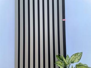 Akustický lamelový panel MDF-584-  Svetlošedý, jednoduchý dizajn- 60x280 cm