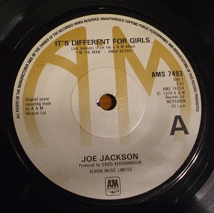 vinyl 7" SP Joe Jackson It's Different For Girls (LP bazár)