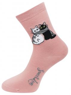 Dámske ponožky s potlačou dvoch mačiek so šálom NX9155- ružovej farby 9001498-1 Veľkosť ponožiek: 35-38