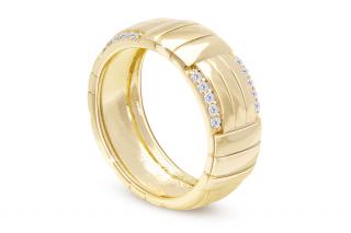Pozlátený dámsky prsteň 14k zlatom, masívne - ozdobený prierezmi a zirkónmi 4000315 Veľkosť prsteňa - obvod: 53 mm