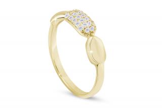 Pozlátený dámsky prsteň 14k zlatom, oválik ozdobený zirkónmi 4000338 Veľkosť prsteňa - obvod: 53 mm