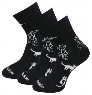 Zvýhodnený set 3 párov ponožiek s potlačou mačiek - čiernej farby A5 Veľkosť ponožiek: 35-38
