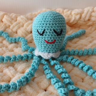 Háčkovaná chobotnička pre bábätká Farba: Modrá