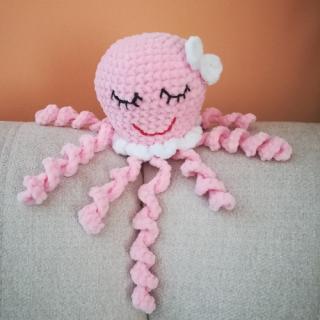 Háčkovaná chobotnička ružová s mašličkou