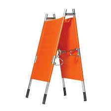 Skladací záchranná nosidlá (Skladací záchranná transportné nosidlá možno zložiť pozdĺžne a priečne, tak že v zloženom stave sú rozmery nosidiel iba 100x20 cm.)