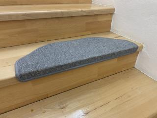 Kobercové nášľapy na schody 28 x 65 cm – sivá