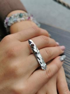 Exkluzívny strieborný prsteň granát (prsteň)