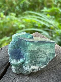 Fluorit smaragdovo-zelený drúza 438g (8,3 x 6cm, 438g)
