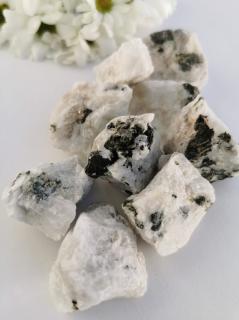 Mesačný kameň s turmalínom surový L - XL (Bohyňa rovnováhy)