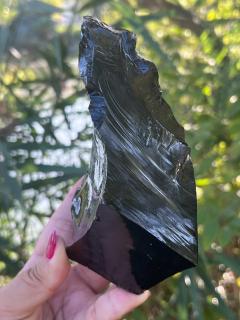 Obsidián surový 755g (16,2 x 12,3 cm)