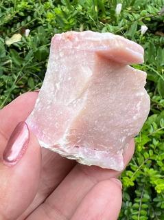 Opál ružový andský surový 67g (surový kameň)
