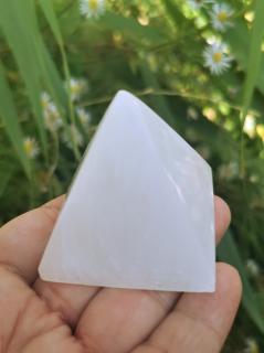Selenit pyramída malá (5 cm)