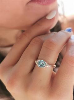 Topás modrý a biely - strieborný prsteň (prsteň)
