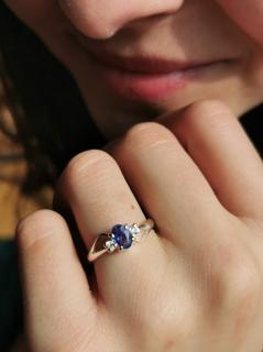 Zafír modrý a biely topás strieborný prsteň brúsený drahokam (prsteň)